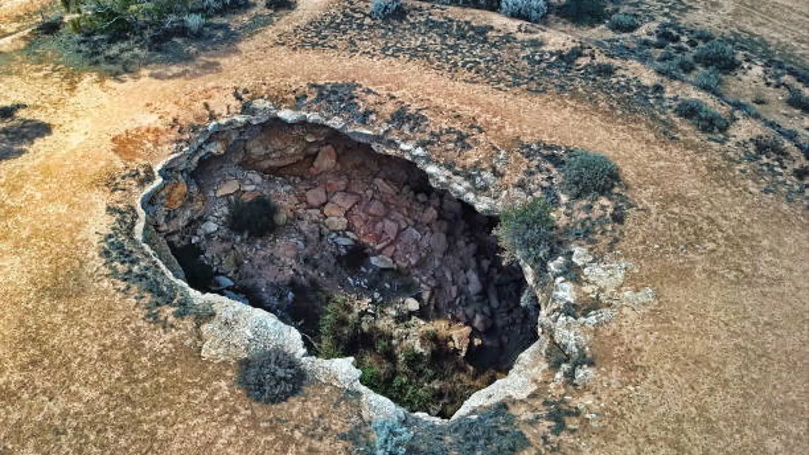 El desierto de Australia esconde una red de cuevas de hasta 150 metros de profundidad