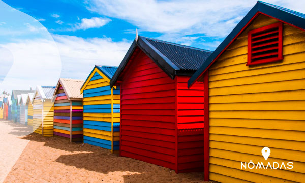 Conoce las casas de playa llenas de color de Brighton Beach