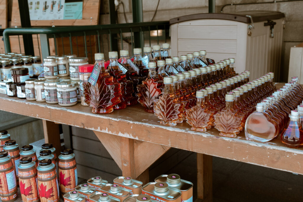 El jarabe de arce es muy conocido en la gastronomía canadiense.
