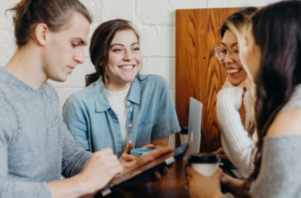 grupo de jóvenes en un curso de inglés en Australia