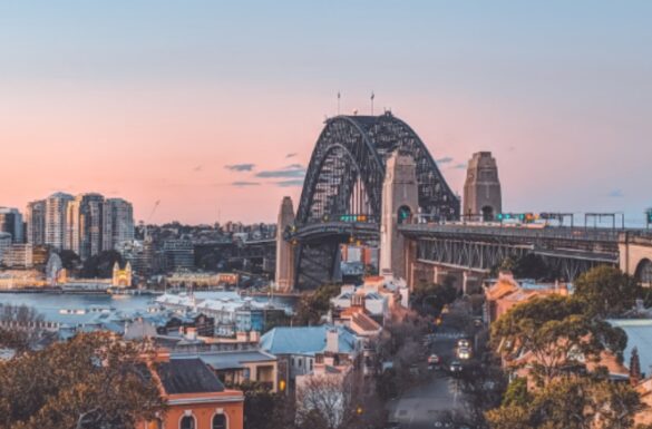 Son cientos las personas que anualmente buscan una visa de estudio y trabajo para viajar a Australia